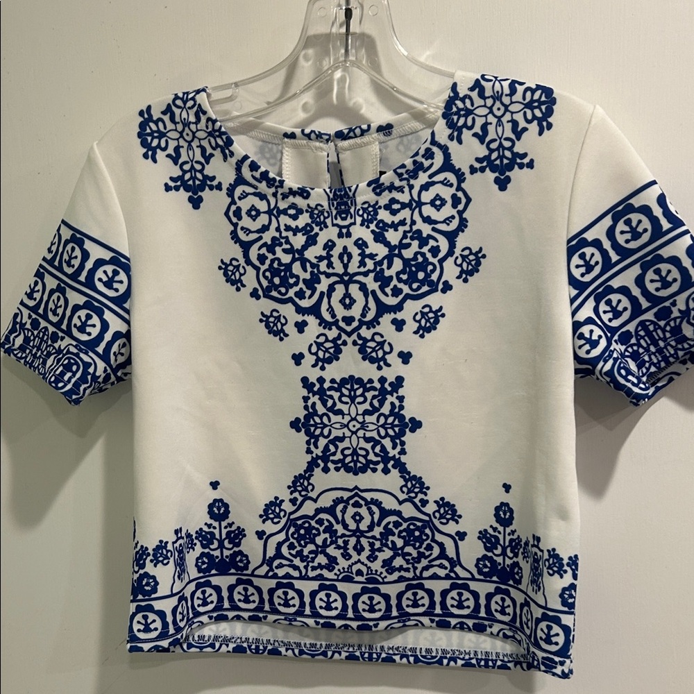 She In Shirt white and blue short sleeve S floral print